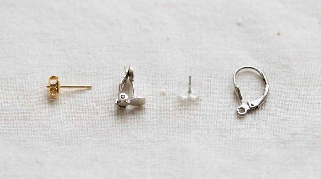 Fermoir boucle d'oreille : types, matières et conseils d'achat
